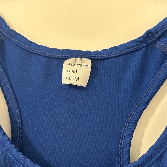 Racerback workout tank - Picture 2 of 3